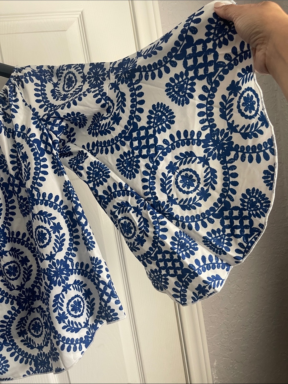 White Off-Shoulder/Blouse with Blue Medallion Print - Picture 5 of 8